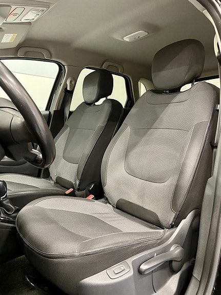 Renault Captur 9 of 23