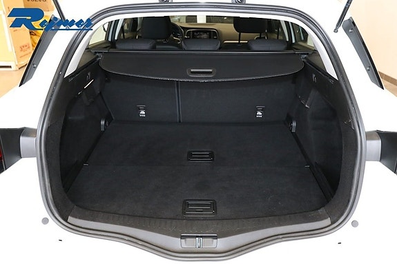 Renault Megane IV 11 of 12