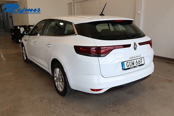Renault Megane IV 4 of 5