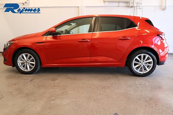 Renault Megane IV 3 of 5