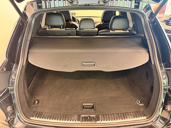 Porsche Cayenne 13 of 30