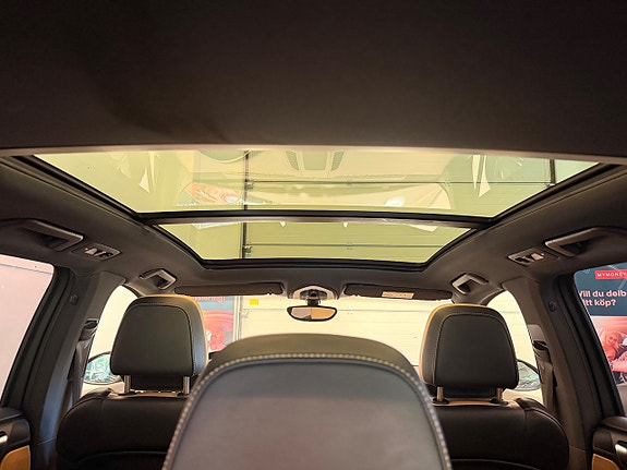Porsche Cayenne 14 of 30