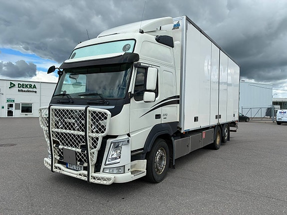 Volvo FM 370 6x2 skåpbil