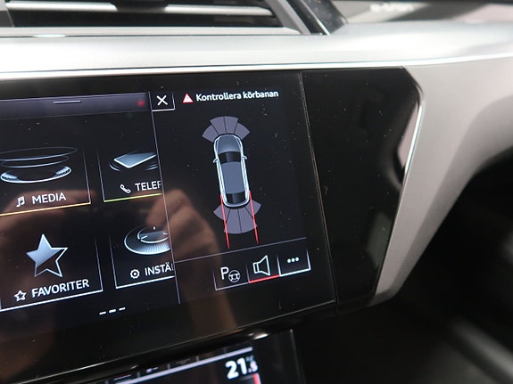 Audi e-tron Sportback 28 of 30