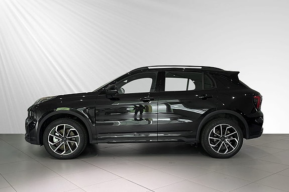 Lynk & Co 01 2 of 5