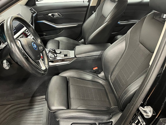 BMW 330e 10 of 22