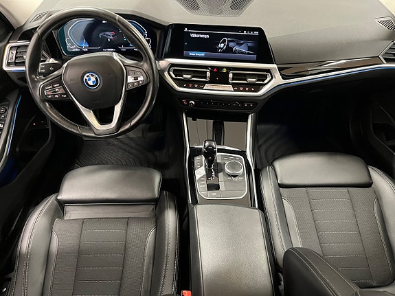 BMW 330e 14 of 22