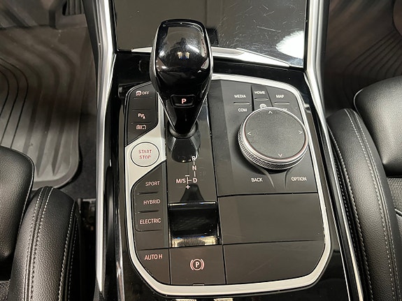 BMW 330e 16 of 22
