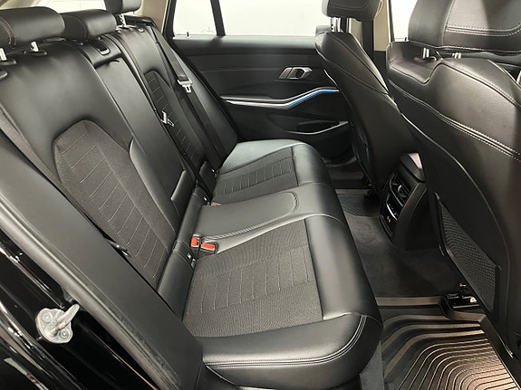 BMW 330e 22 of 22