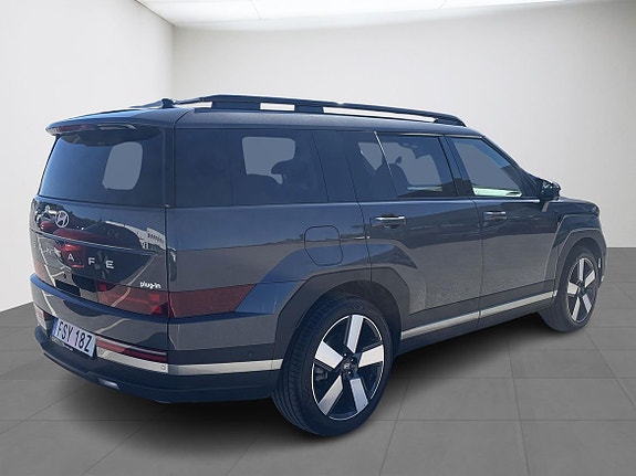 Hyundai Santa Fe 4 of 5