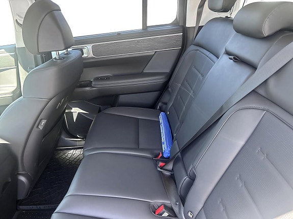 Hyundai Santa Fe 7 of 9