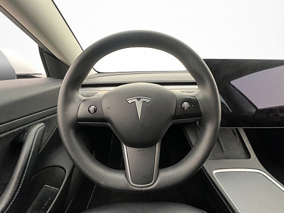 Tesla Model 3 15 of 30