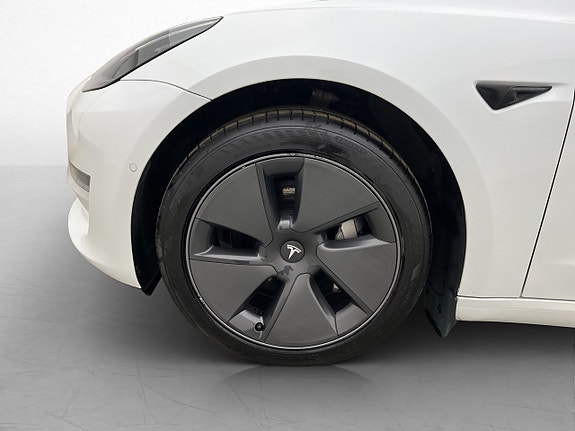 Tesla Model 3 29 of 30