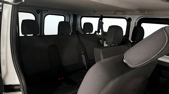 Renault Trafic 10 of 12