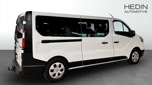 Renault Trafic 2 of 12