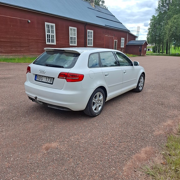 Audi A3 4 of 5