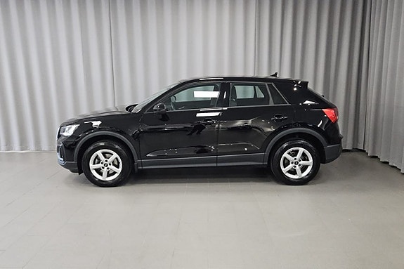 Audi Q2 2 of 5