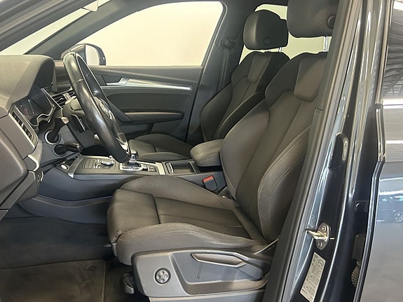 Audi Q5 10 of 21