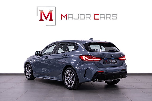 BMW 118i 4 of 5
