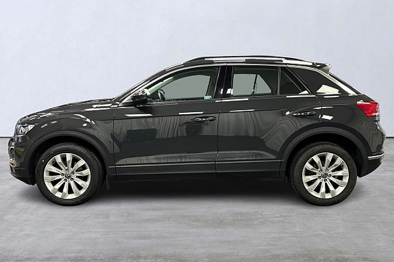 Volkswagen T-Roc 2 of 5