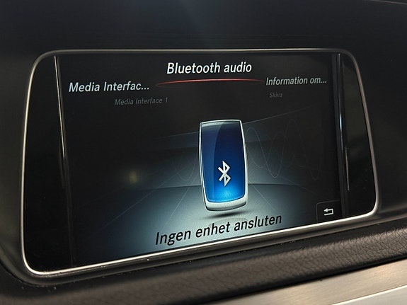 Mercedes-Benz E220 12 of 18