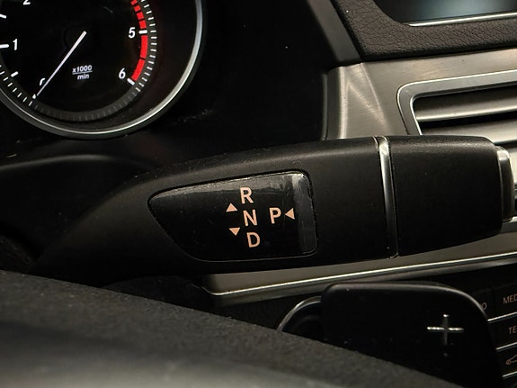 Mercedes-Benz E220 11 of 18