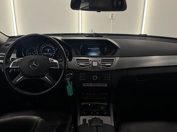 Mercedes-Benz E220 16 of 18