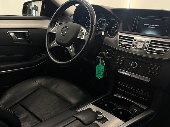 Mercedes-Benz E220 18 of 18