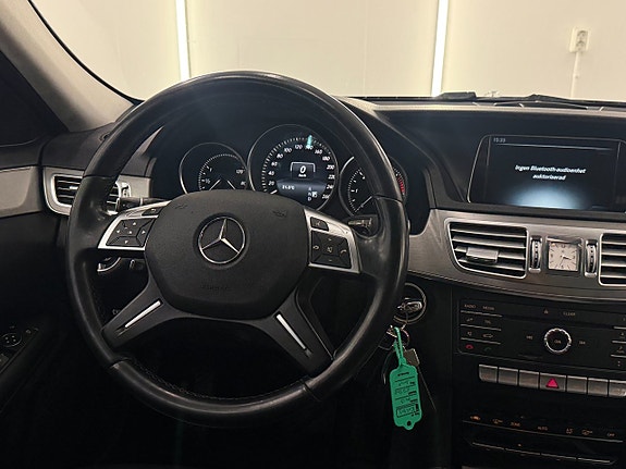 Mercedes-Benz E220 17 of 18