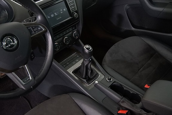 Skoda Octavia Scout 14 of 20