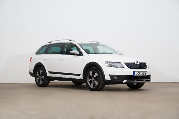 Skoda Octavia Scout 2 of 5