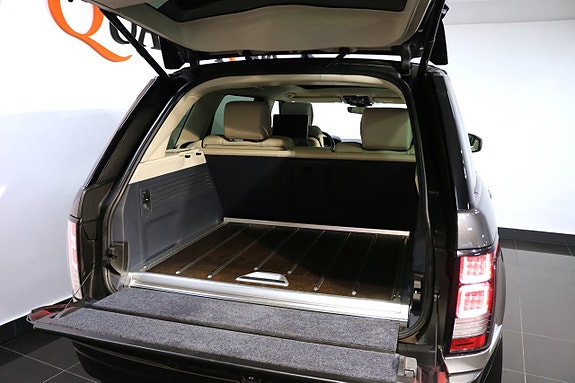 Land Rover Range Rover 25 of 27