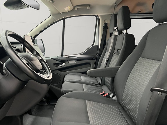 Ford Transit Custom 12 of 27