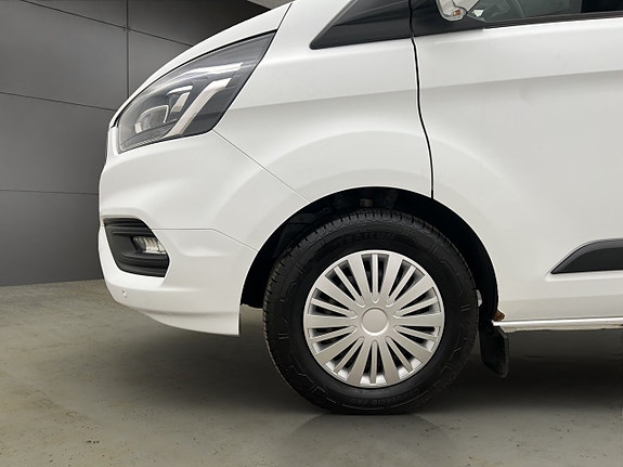 Ford Transit Custom 24 of 27
