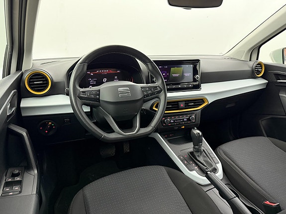 Seat Arona 15 of 22