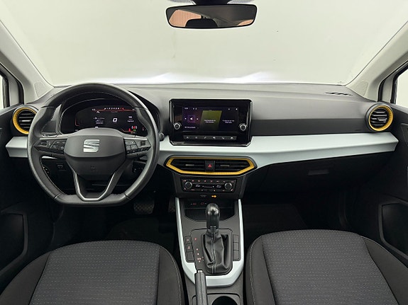 Seat Arona 16 of 22