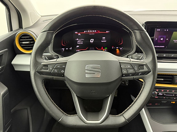 Seat Arona 17 of 22
