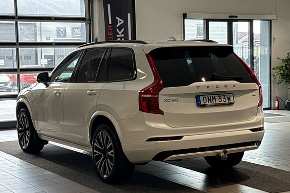 Volvo XC90 4 of 5