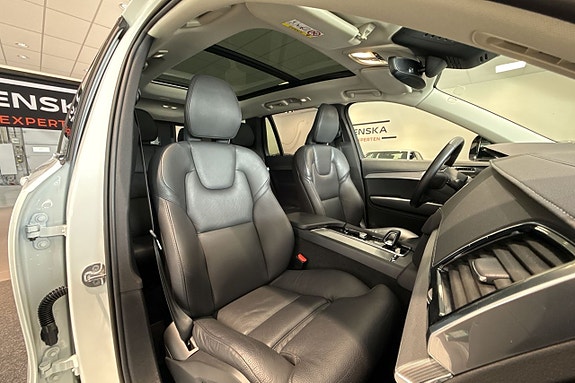 Volvo XC90 9 of 30