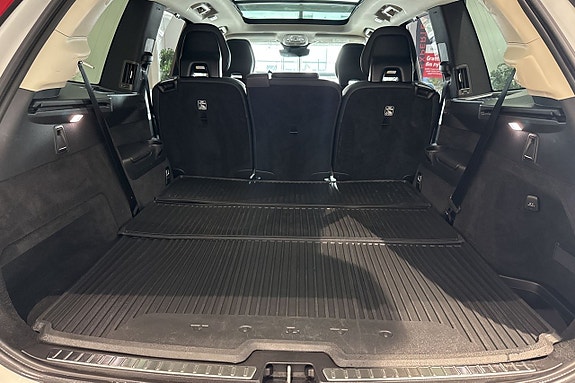 Volvo XC90 27 of 30