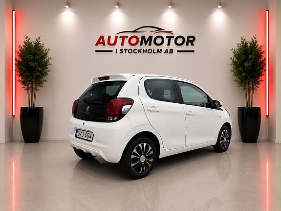 Peugeot 108 2 of 5