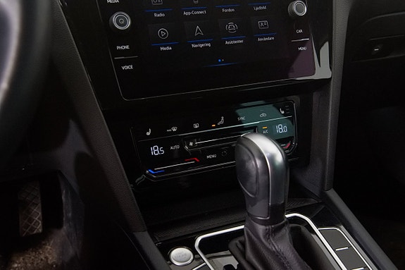Volkswagen Passat 16 of 20