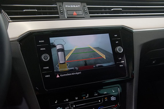 Volkswagen Passat 17 of 20