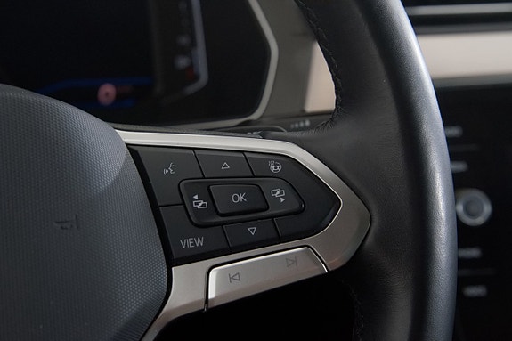 Volkswagen Passat 13 of 20