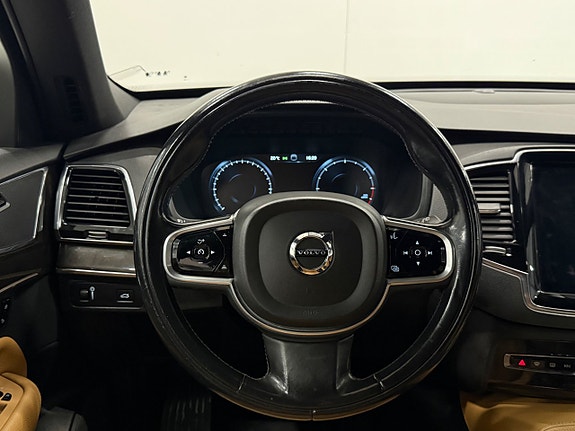 Volvo XC90 27 of 30