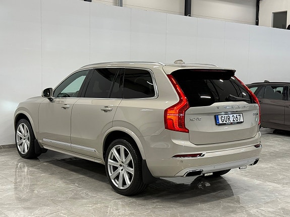Volvo XC90 3 of 30