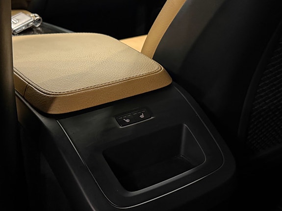Volvo XC90 30 of 30