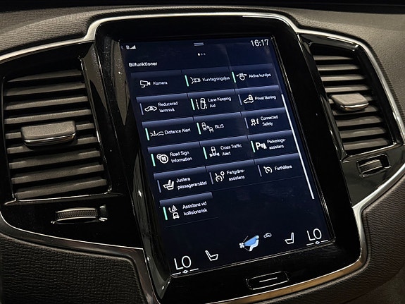 Volvo XC90 18 of 30