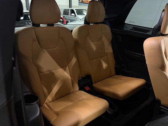 Volvo XC90 15 of 30