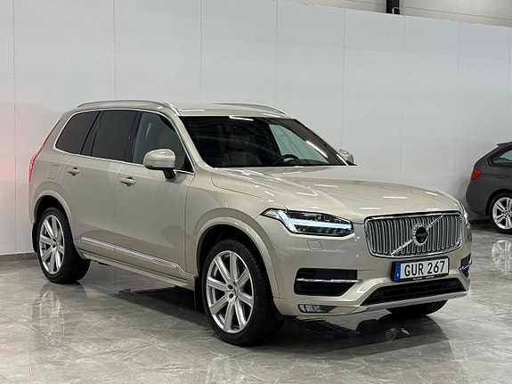 Volvo XC90 2 of 30